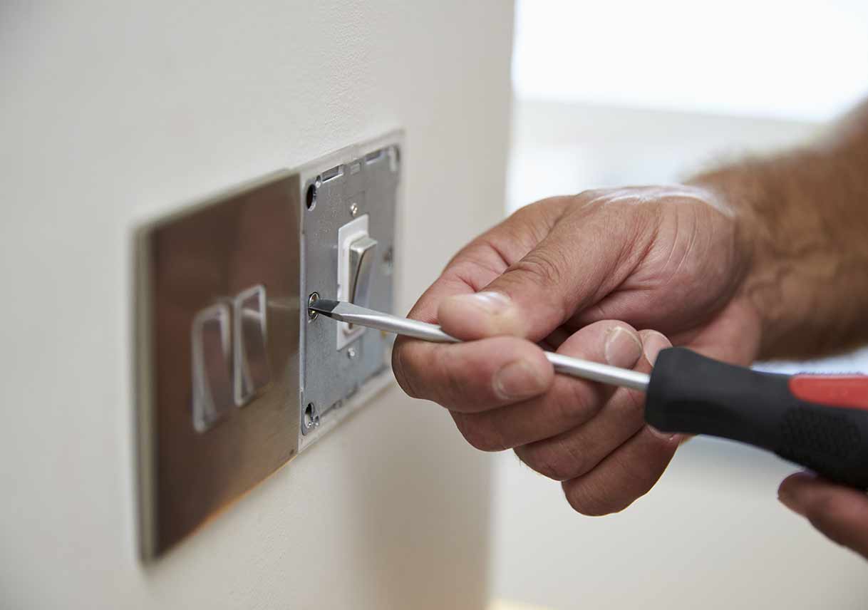 Maintain the Interior of Your Home Safely with these Home Repair Tips