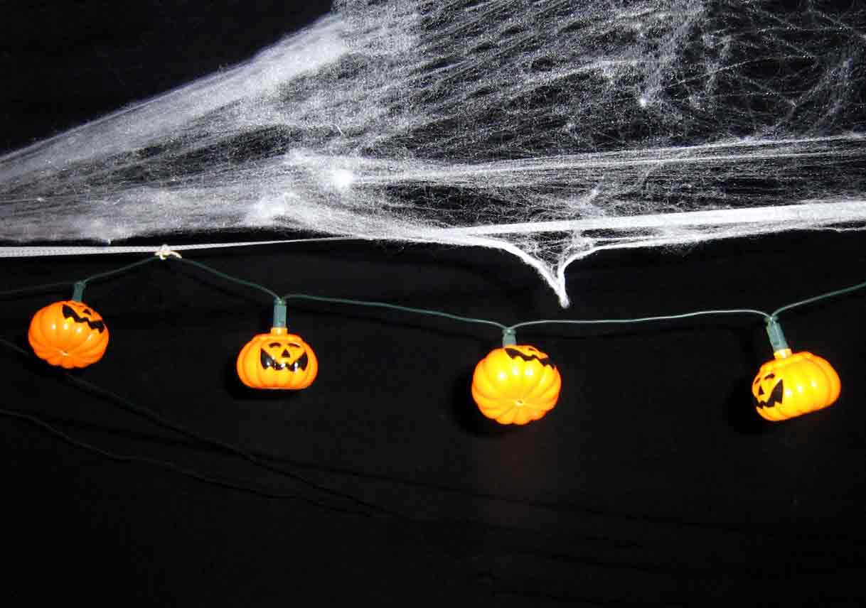 Tips for Wiring Your Halloween Decorations Properly
