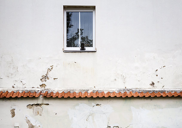 How Do You Repair Cracked Stucco?