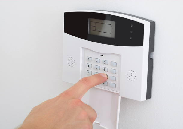 Don’t Let Crime Ruin Your Holiday: Protect Your Home During Winter Vacations