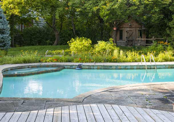 Automatic Cleaners: Let Robots Maintain Your Pool